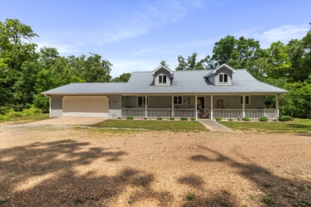 Stunning 3-Bed Home on 20 Wooded Acres Near Gainesville - image 2