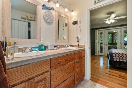 Stunning 3-Bed Home on 20 Wooded Acres Near Gainesville - image 14