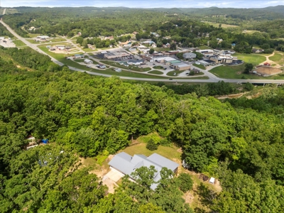 Stunning 3-Bed Home on 20 Wooded Acres Near Gainesville - image 16