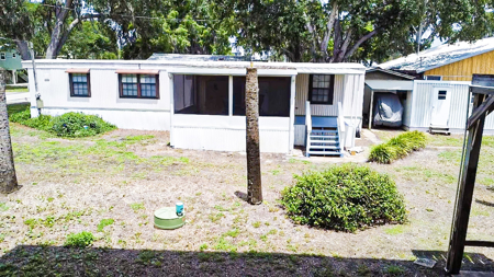 Home on Fresh Water Canal in Suwannee, FL - image 5