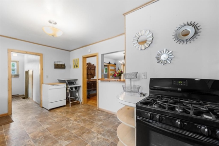 Country Farm House For Sale in Waupaca County - image 40