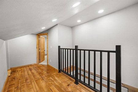 Country Farm House For Sale in Waupaca County - image 24