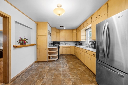 Country Farm House For Sale in Waupaca County - image 42