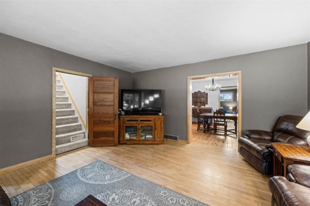 Country Farm House For Sale in Waupaca County - image 33