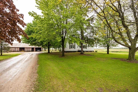 Country Farm House For Sale in Waupaca County - image 9