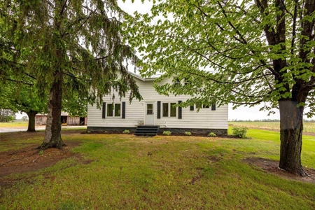 Country Farm House For Sale in Waupaca County - image 8