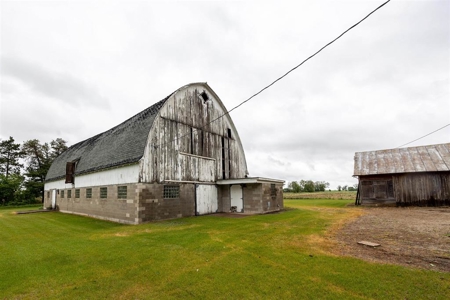 Country Farm House For Sale in Waupaca County - image 4