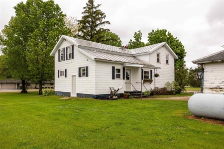 Country Farm House For Sale in Waupaca County - image 45