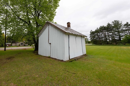 Country Farm House For Sale in Waupaca County - image 2