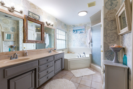 55+ Community Furnished Home For Sale in Florida - image 15