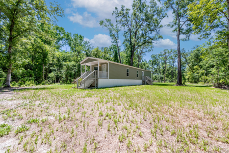 Country Home on .96 Acres for Sale in Branford, Florida - image 3