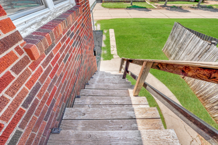 Duplex For Sale In Clinton, Oklahoma - image 4