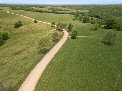Ranch Bordering National Forest Land in Ozark County Missouri - image 37