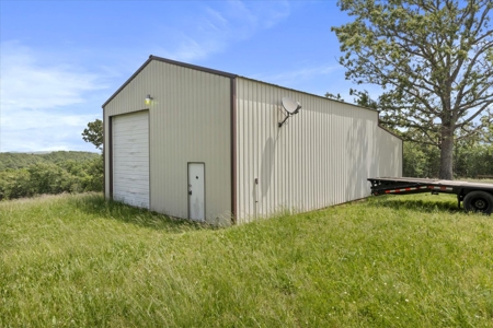 Ranch Bordering National Forest Land in Ozark County Missouri - image 33