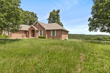 Ranch Bordering National Forest Land in Ozark County Missouri - image 32