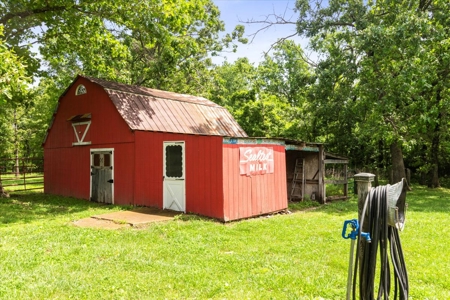 Country Home with acreage bordering Mark Twain National Forest - image 33