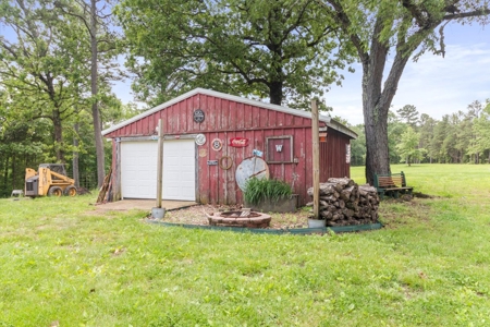 Country Home with acreage bordering Mark Twain National Forest - image 36