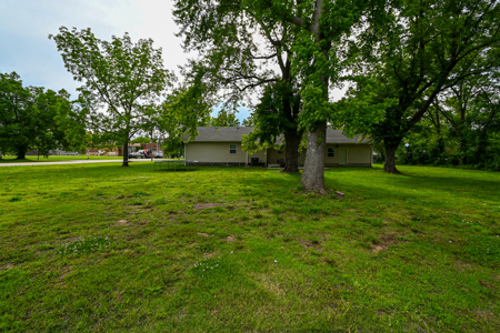 Home for sale in Henry County Missouri - image 48