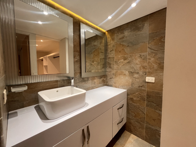 Exclusive, comfortable apartment in a privileged location - image 10