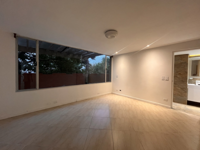 Exclusive, comfortable apartment in a privileged location - image 1