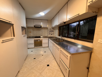 Exclusive, comfortable apartment in a privileged location - image 3