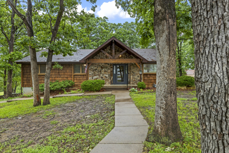 Home for Sale on Golf Course in EL Dorado Springs, MO - image 1