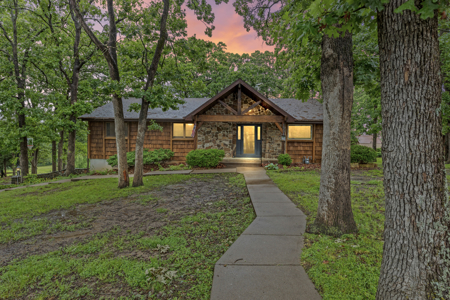 Home for Sale on Golf Course in EL Dorado Springs, MO - image 19