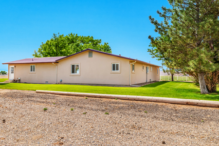 CO Country home on 12 acres with shop & livestock facilities - image 4