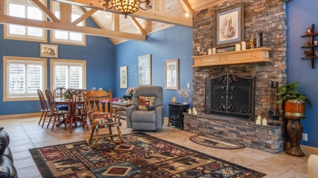 Luxury Lakefront Home in Secluded Oakland, AR on Bull Shoals Lake - image 4