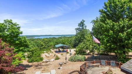 Luxury Lakefront Home in Secluded Oakland, AR on Bull Shoals Lake - image 2