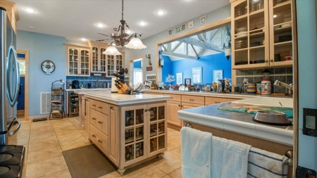 Luxury Lakefront Home in Secluded Oakland, AR on Bull Shoals Lake - image 7