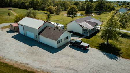Country Home with Shops on 3.3 Acres Near Cameron, MO - image 37