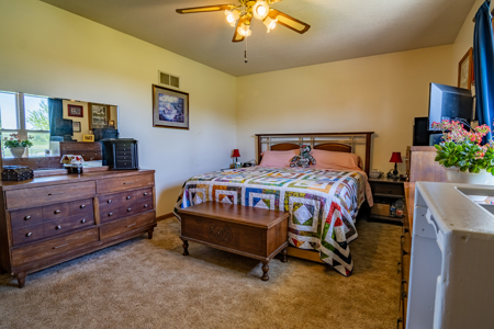 Country Home with Shops on 3.3 Acres Near Cameron, MO - image 16