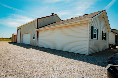 Country Home with Shops on 3.3 Acres Near Cameron, MO - image 24