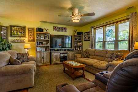 Country Home with Shops on 3.3 Acres Near Cameron, MO - image 7