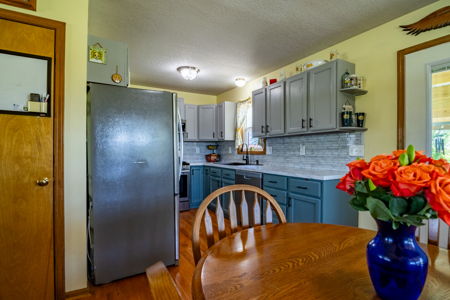 Country Home with Shops on 3.3 Acres Near Cameron, MO - image 10