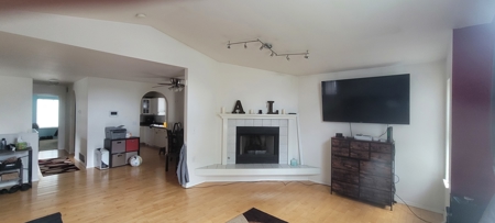 Beautiful Home for Sale in Anchorage, AK with Buyer Home Warranty - image 5