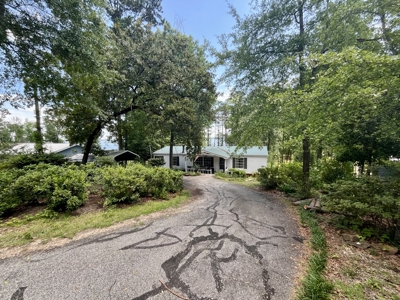 Lakefront Home for Sale on Lake Eufaula – 1376 Lakeshore Drive - image 5