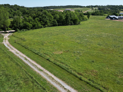 Beautiful 98 Acre Ranch in the Ozark Mountains - image 13