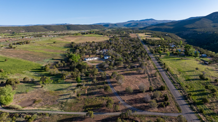 Colorado Country Home on 5.3 Acres Near Hotchkiss - image 3