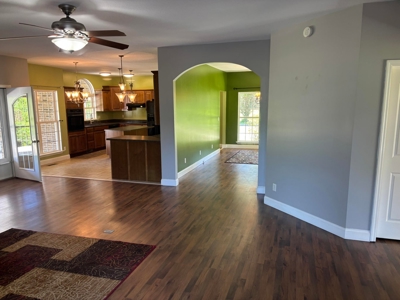 Beautiful Home on Acreage in Ringgold, Georgia! - image 11