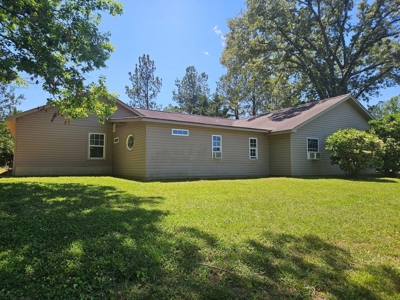 Beautiful Home on Acreage in Ringgold, Georgia! - image 4