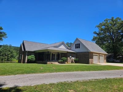 Beautiful Home on Acreage in Ringgold, Georgia! - image 2
