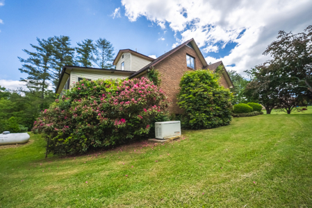Brick Home for Sale at Auction in Floyd County VA - image 44