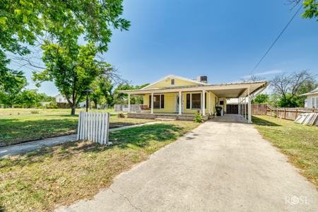 Updated 4-Bedroom Home for Sale in Sonora, TX - image 2
