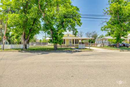 Updated 4-Bedroom Home for Sale in Sonora, TX - image 4