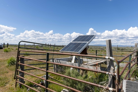 Eastern Oregon Country Sage Acres - image 6