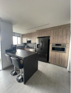 Unwind in Paradise: Stunning Penthouse with Panoramic View and Ja - image 3