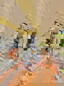 Unwind in Paradise: Stunning Penthouse with Panoramic View - image 8