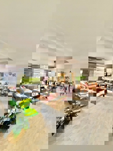 Unwind in Paradise: Stunning Penthouse with Panoramic View - image 6